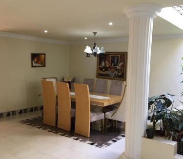 Roldanillo Apartment | Casa Belén, Amplia, con Garaje y zona de trabajo