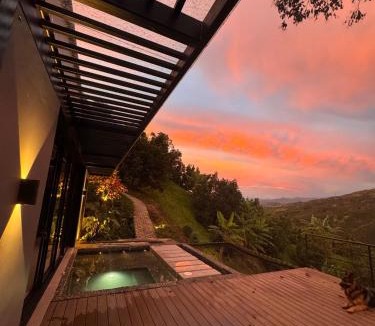 Palestina Ski Chalet | Luxury Cabin in the Coffee Landscape with Pool