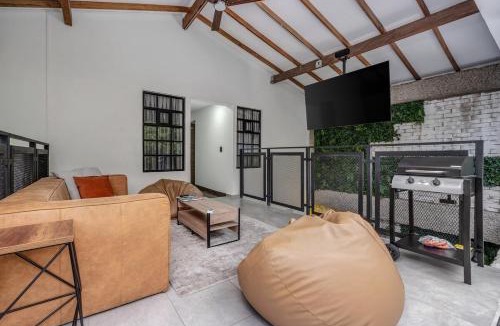 Zona Rosa Apartment | TERRA - Heated Small Pool, BBQ & AC Lleras Park