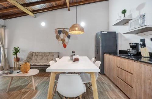 La Florida Apartment | Apartment with Hot Tub on Provenza's by Nowa