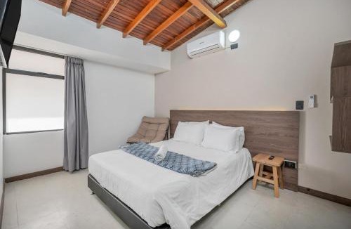 La Florida Apartment | Apartment with Hot Tub on Provenza's by Nowa