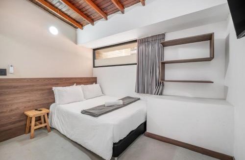 La Florida Apartment | Apartment with Hot Tub on Provenza's by Nowa