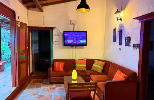 Jardin House | Maravilla de cabaña grupal 5-10 personas parking, wifi, campestre, cercana