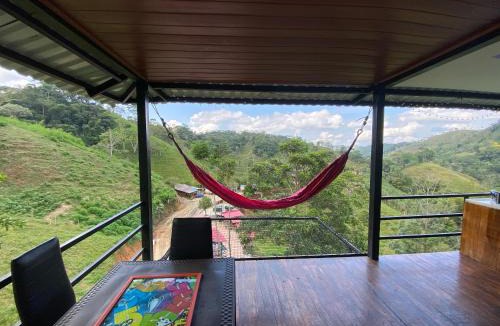 Samana Resort | Cabaña en Norcasia con Jacuzzi sin calefacción, piscina agua de manantial y opción de atracciones extremas Paraíso Xtreme