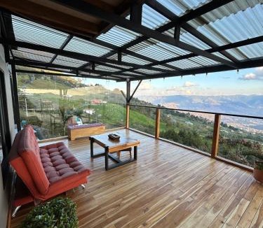 Medellin Villa | LP Finca la Pergola, Naturaleza con Lujo y una increíble vista a todo Medellín