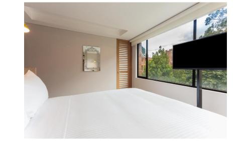 El Palomar Hotel | Mika Suites