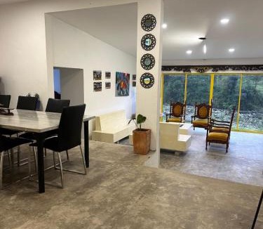 La Enea Villa | Alojamiento con vista al río y paisajes hermosos