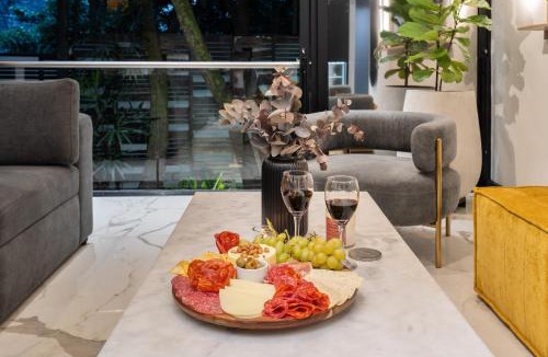 Zona Rosa Villa | Tribeca Suites Medellin