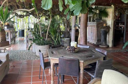 Amaga House | La Casa del Samán