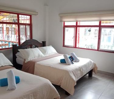 La Vega Hotel | Hotel Cafetero Valparaíso
