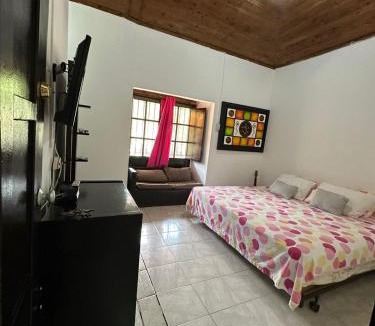 Guadalajara de Buga Ski Chalet | Casa Campestre Buga Parcelación Paraiso de Sonsito