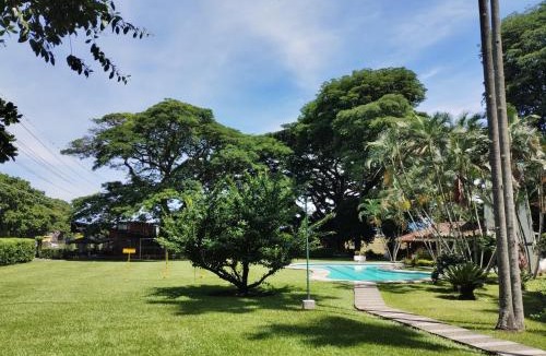 Guadalajara de Buga House | Casa Campestre con piscina Ideal para familias y grupos cerca de Buga