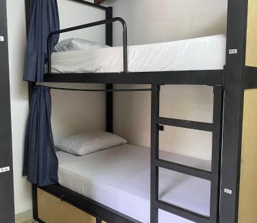 Florida Nueva House | Estadio Area 51 Hostel habitaciones compartidas