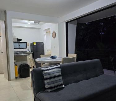 La Tebaida Apartment | Apartamentos Privados de 3H y 2H a 5m del Aeropuerto, 20 minutos del Parque del Cafe y Centro de Armenia con 4 Piscinas, 3 Jacuzzi, Sauna By Molca
