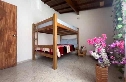 Laureles House | Casa Familiar con Sala de Juegos y Espacio para 15 Personas