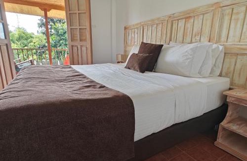 Alegrias House | Zenith Bed & Breakfast
