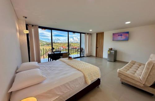 Marinilla Bed & Breakfast | Casa Fénix