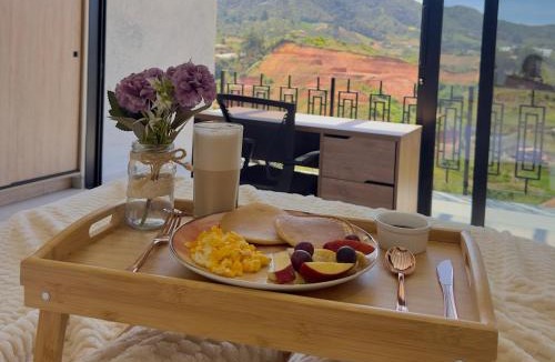 Marinilla Bed & Breakfast | Casa Fénix