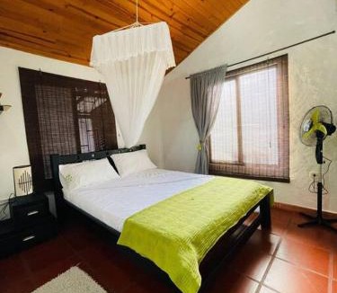 Monterrey House | AnaGris Cottage