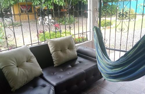 Apiay House | HOSPEDAJE TURÍSTICO CAMPESTRE "VILLA ALONDRA" Parqueo Privado!
