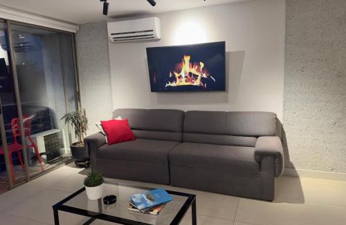 Astorga Apartment | Poblado Luxe Living Loft AC, 400Mbps and King Bed