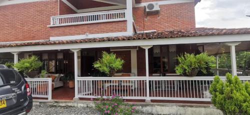 Sevilla House | Chalet VillaMelania Brothers