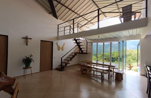 Garzon House | Casa Tipo Cabaña de Descanso En La Jagua Huila, Fresca Elegante