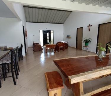 Garzon House | Casa Tipo Cabaña de Descanso En La Jagua Huila, Fresca Elegante