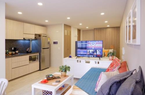 Usaquen Apartment | The Petit Flat - Bright & stylish studio apartment near Unicentro