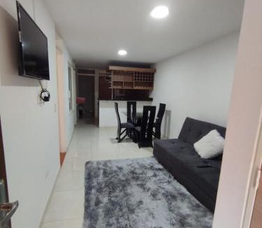 San Gil Apartment | BONITO APARTAMENTO CON GARAJE Piscina fuera del alojamiento a 500 mts