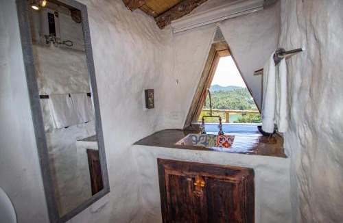 El Penol House | Hobbit Hotel Ecolodge- Guatapé