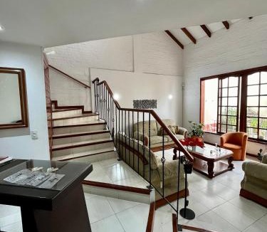 Ciudad Jardin House | CasaBlanca Boutique