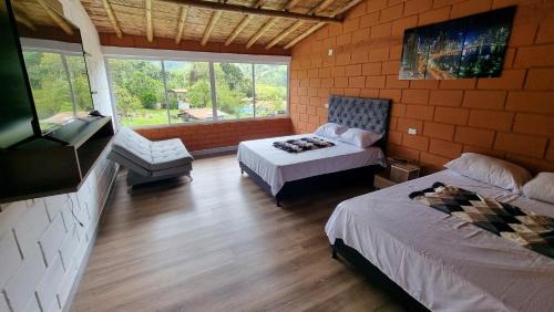 Cocorna Ski Chalet | Cabaña del lago