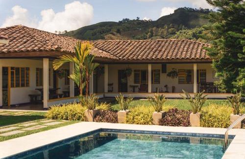 La Estrella Hotel | The Coffee Club Campestre