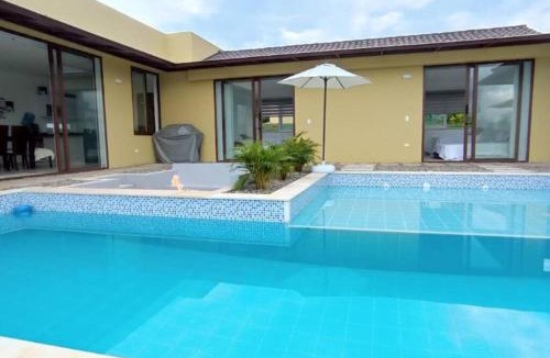 La Mesa House | Hermosa y Moderna Casa Campestre