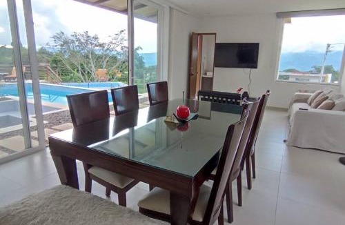 La Mesa House | Hermosa y Moderna Casa Campestre