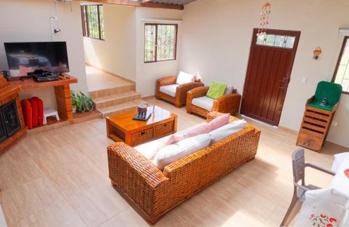 Sogamoso House | Casa Leo "Entre Montañas y Paisajes Verdes"