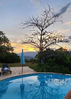 Sopetran Villa | La toña