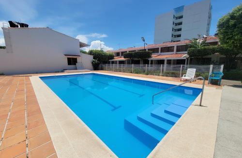 Ricaurte Villa | Hermosa casa con Jacuzzi privado y piscina comunal