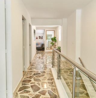 Florida Nueva Apartment | Hermosa casa con terraza en Laureles - Cerca del Estadio y la 70
