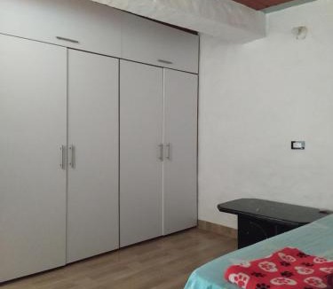 Jardin House | Habitación para pareja con baño compartido
