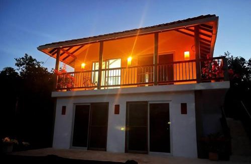 Tolu House | Cabaña cerca al Mar con Pisicina y AC en Tolú
