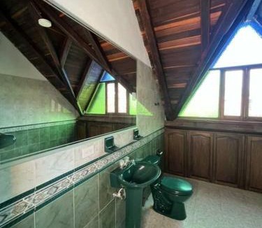 Envigado House | Casa en envigado ubicación perfecta para disfrutar de la naturaleza y la ciudad