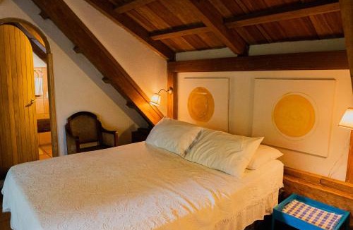El Cabrero House | Room in Apartment - Hrc-7S Hotel room near the historic center with pool and breakfast