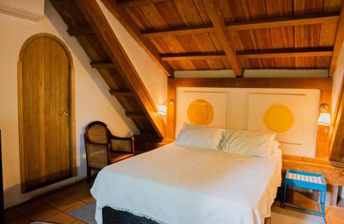 El Cabrero House | Room in Apartment - Hrc-7S Hotel room near the historic center with pool and breakfast