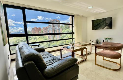 El Castillo Apartment | 502 in El Poblado hills modern & spacious