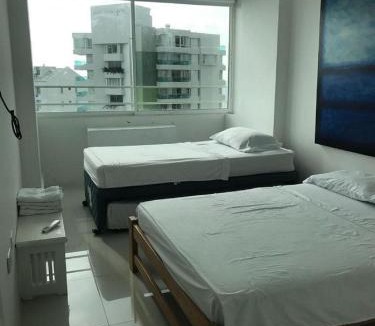 El Laguito Apartment | APARTAMENTO DE 3 ALCOBAS TC16 CERCA AL MAR CON AIRE ACONDICIONADO Y WIFi