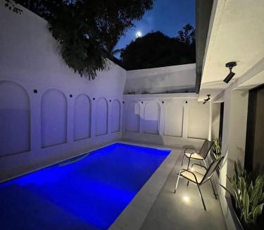 Las Lomas I House | Villa Lomas With Pool & Party Room