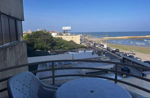 El Cabrero Apartment | Vista a la Playa del Cabrero Apto 504 Edificio Altamar del Cabrero