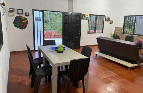 San Gil House | Hospedaje Campestre Villa Niny